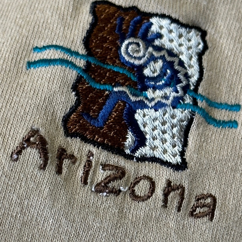 Gildan | VTG Arizona Embroidered Destination Crewneck Short Sleeve Cropped Tee - Picture 7 of 12